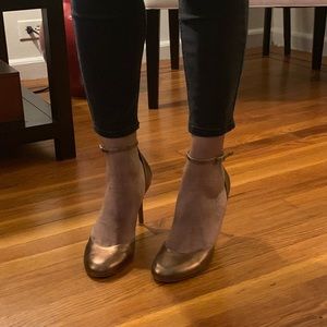 BCBG Bronze Metallic pumps